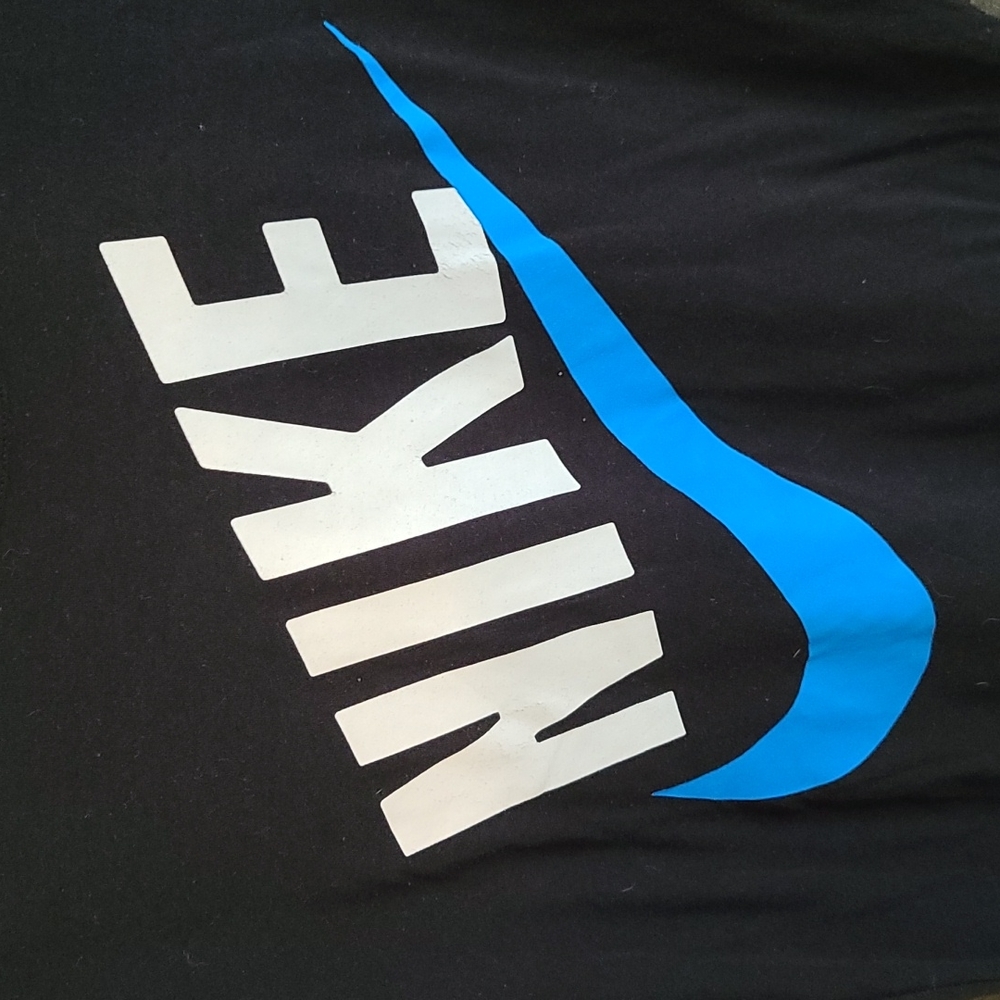 The Nike Tee - Picture 2 of 7